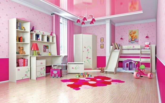 Детская комната для девочек с необычным и ярким интерьером.
