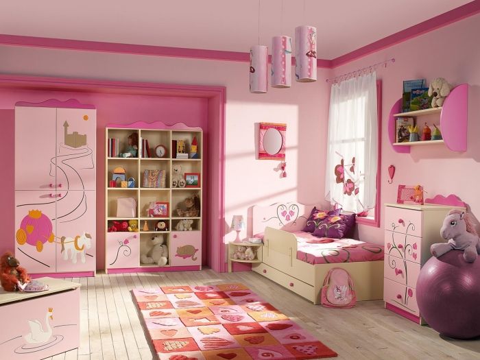 Интерьер детской комнаты, в которой по-настоящему создана незабываемая и сказочная атмосфера.